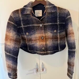 Wilfred Free Plaid The Ganna Cropped Wool Jacket in Navy & Brown